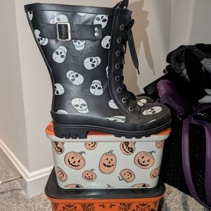 Black Skull Rain Boots